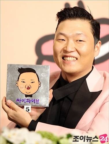 Ngày 2/8,Psy lần đầu được phát sóng trên kênh CNN nổi tiếng của người Mỹ.